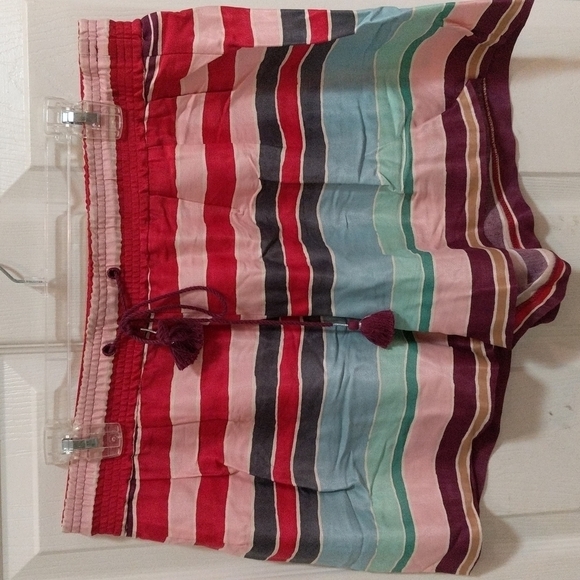 Loft Women's NWOT Striped Shorts w/Drawstring Size Medium - Picture 1 of 4